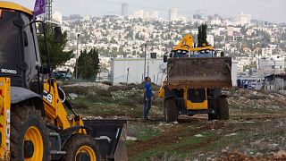 زيارة مسؤولين بالاتحاد الأوروبي موقع بناء مستوطنة جفعات هاماتوس في القدس، الإثنين 16 نوفمبر 2020