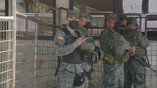 Militares vigilan en la cárcel de Guayaquil