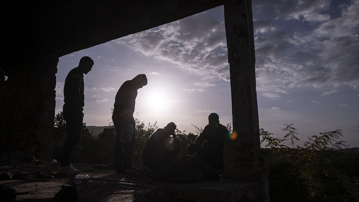 Egyre több migráns próbálkozik a görög-albán határon