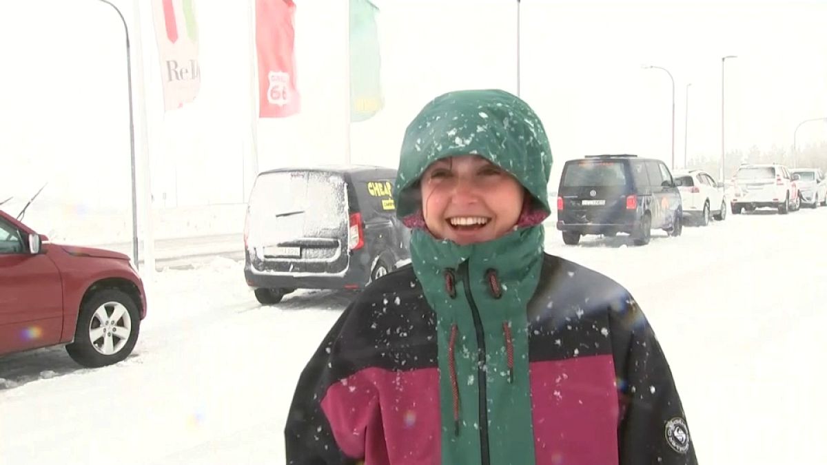 Icelander stuck in the snowstorm.
