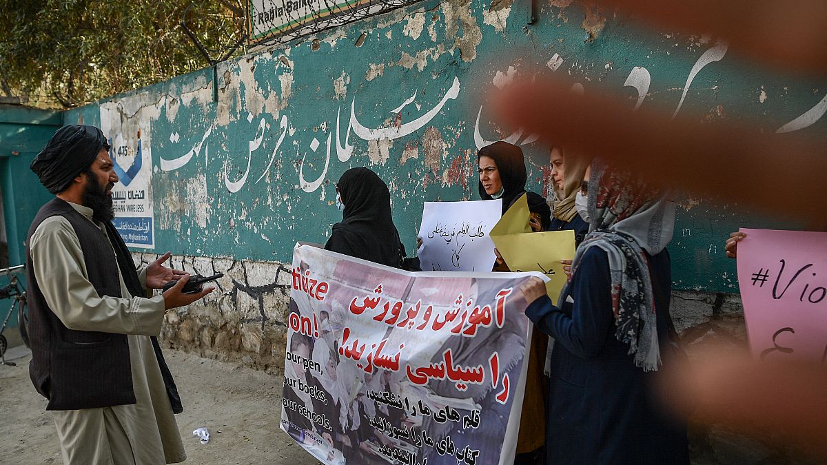 Des femmes afghanes manifestent pour le droit à l'éducation 