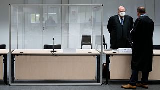 صندلی خالی متهم ۹۶ ساله فراری در دادگاه آلمان