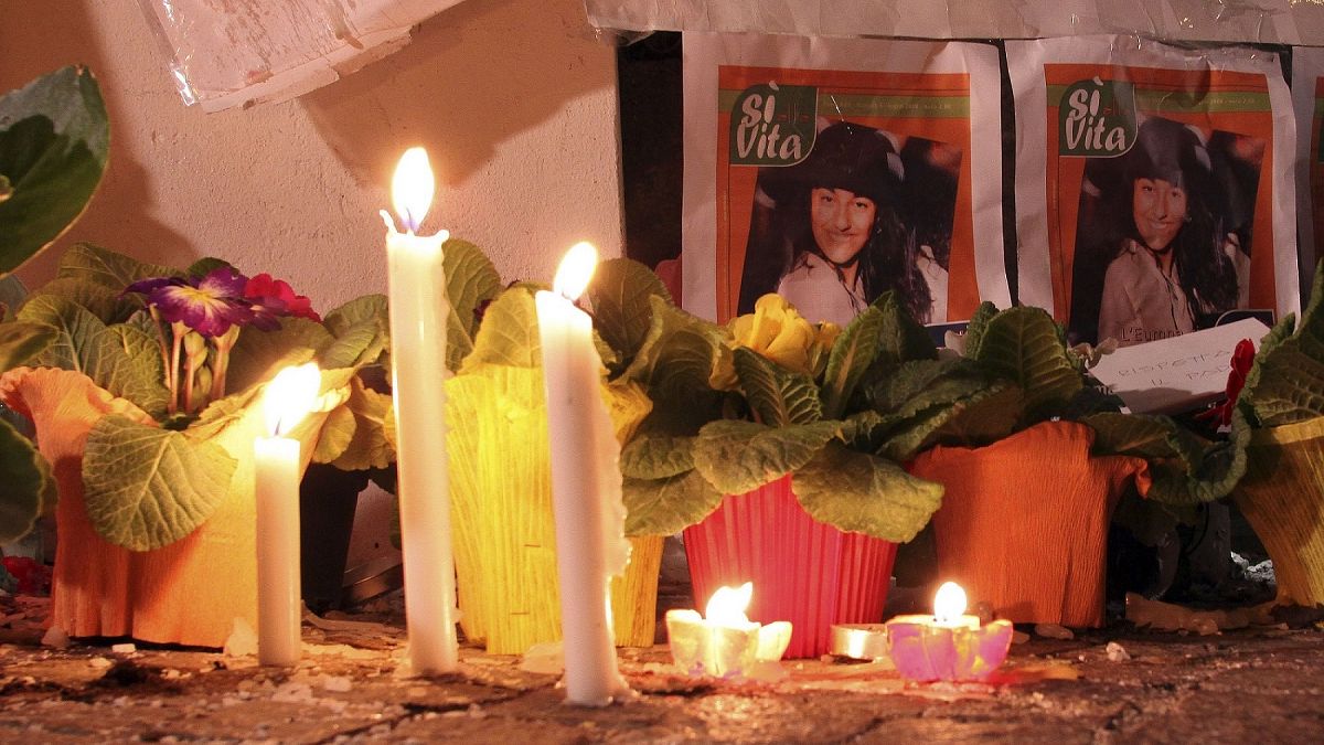 إلووانا إنعلارو، امرأة إيطالية بقيت في غيبوبة لمدة 17 عاماً ورفض القضاء مراراً مطالبها بالموت الرحيم
