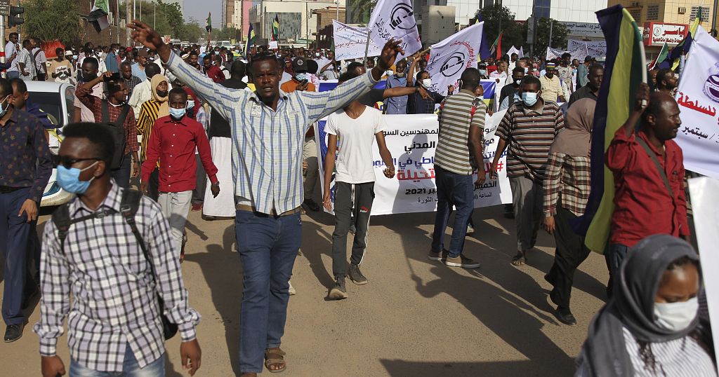 Khartoum protesters demand civilian transitional gov&#39;t | Africanews