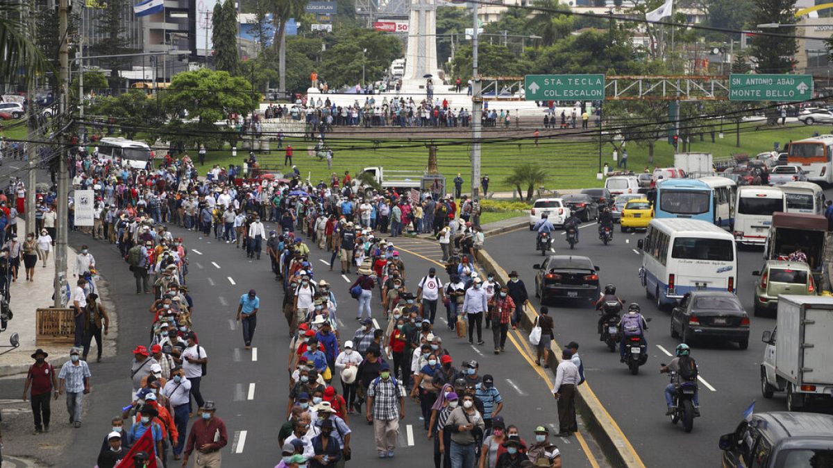 Protesta antibitcoin en El Salvador