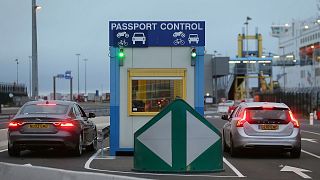 کنترل گذرنامه برای ورود به بریتانیا