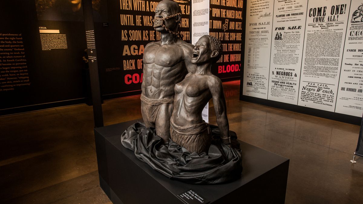 متحف ليغاسي ميوزيم يسلط الضوء على الفصل العنصري الذي شهده تاريخ الولايات المتحدة.