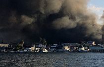  حريق هائل في جزيرة غواناجا، هندوراس، في 2 أكتوبر 2021