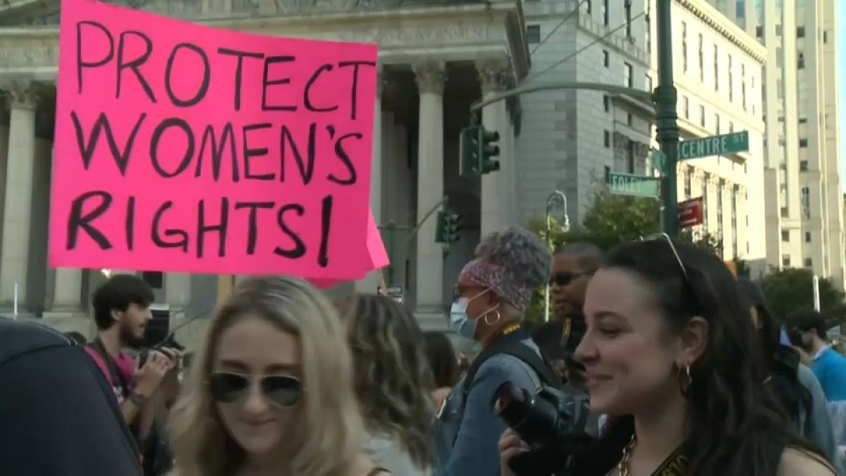 برگزاری اولین راهپیمای سراسری زنان آمریکا در دولت بایدن برای حمایت از حق سقط جنین 