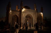 Mesquita de Eidgah após a explosão deste domingo em Cabul
