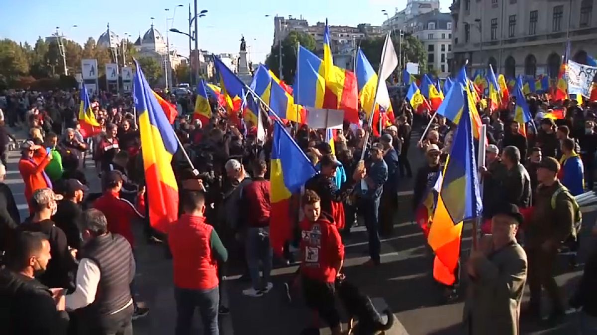 Oltásellenes szélsőjobbosok tüntettek Bukarestben