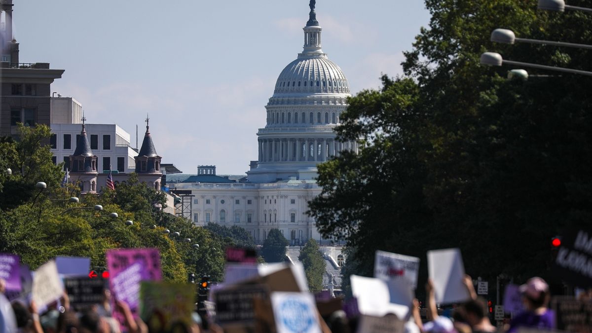 ABD'de binlerce kadın, Teksas'ta yürürlüğe giren kürtaj yasasını protesto etti