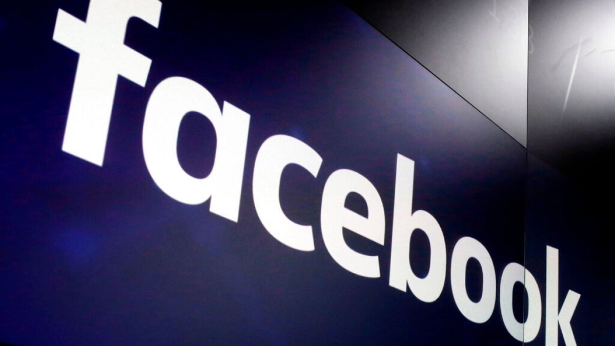 Facebook "lamenta o incómodo" após horas com redes sociais em baixo