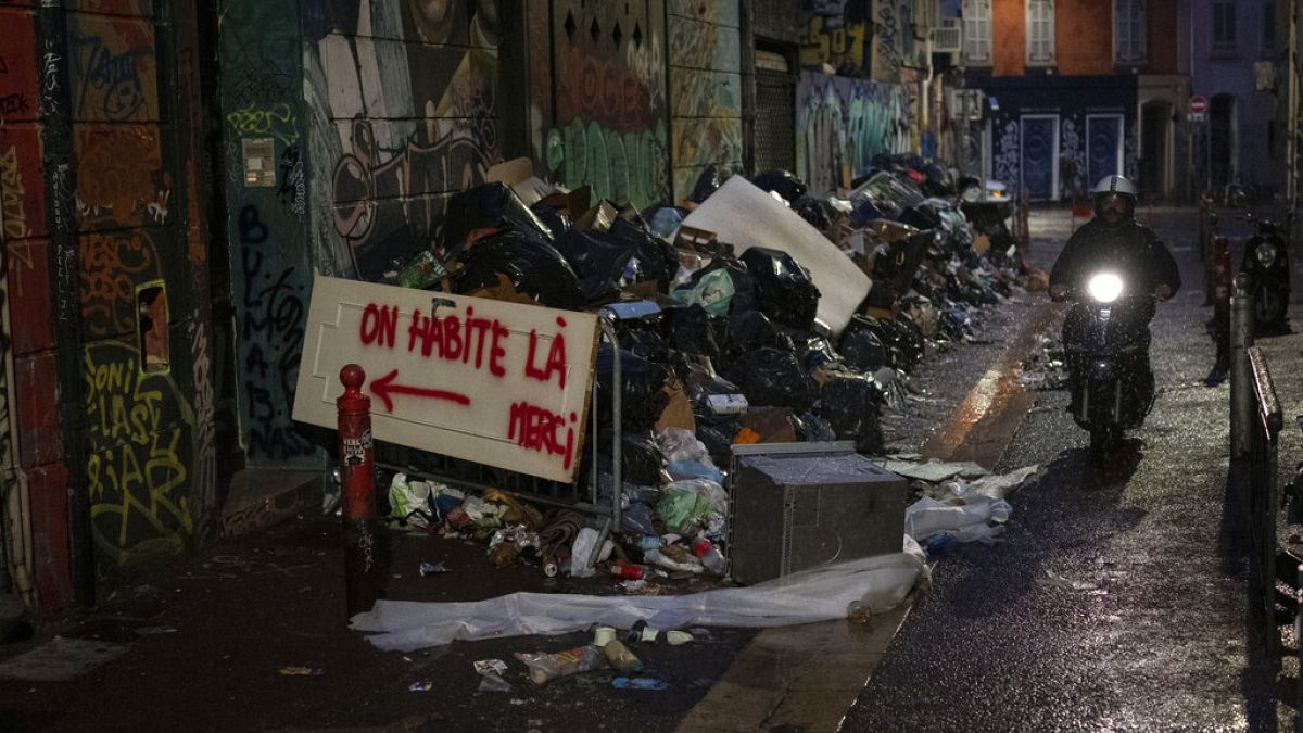 Marsella, inundada de basura
