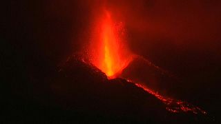 Krater-Einsturz und Beben: Vulkan gönnt La Palma keine Pause