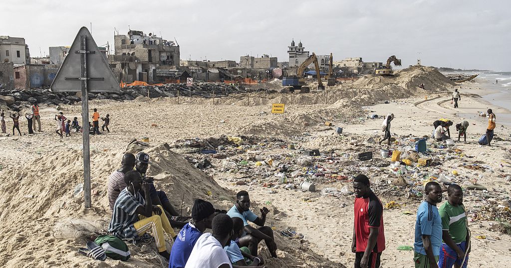 Senegalese town attempts to fight back rising sea - Vimarsana News