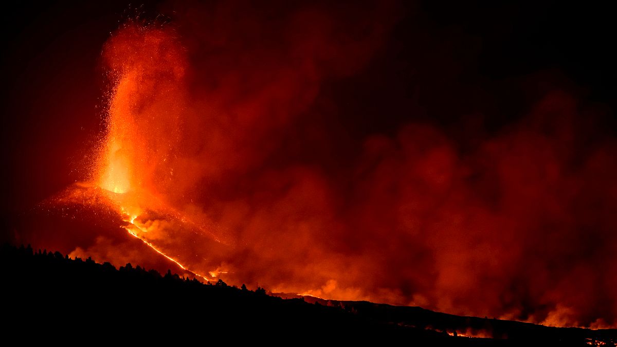 Vulcão mantém intensa atividade em La Palma