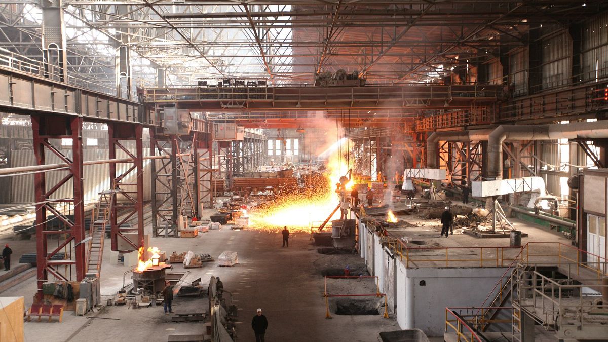 Плавильный цех металлургического завода в Рустави