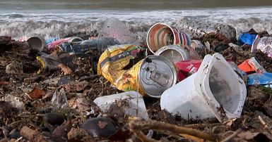 Apres Les Pluies Abondantes Les Plages De Marseille Jonchees De Detritus Euronews
