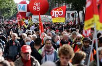 Milhares protestam em França pelo aumento do salário mínimo