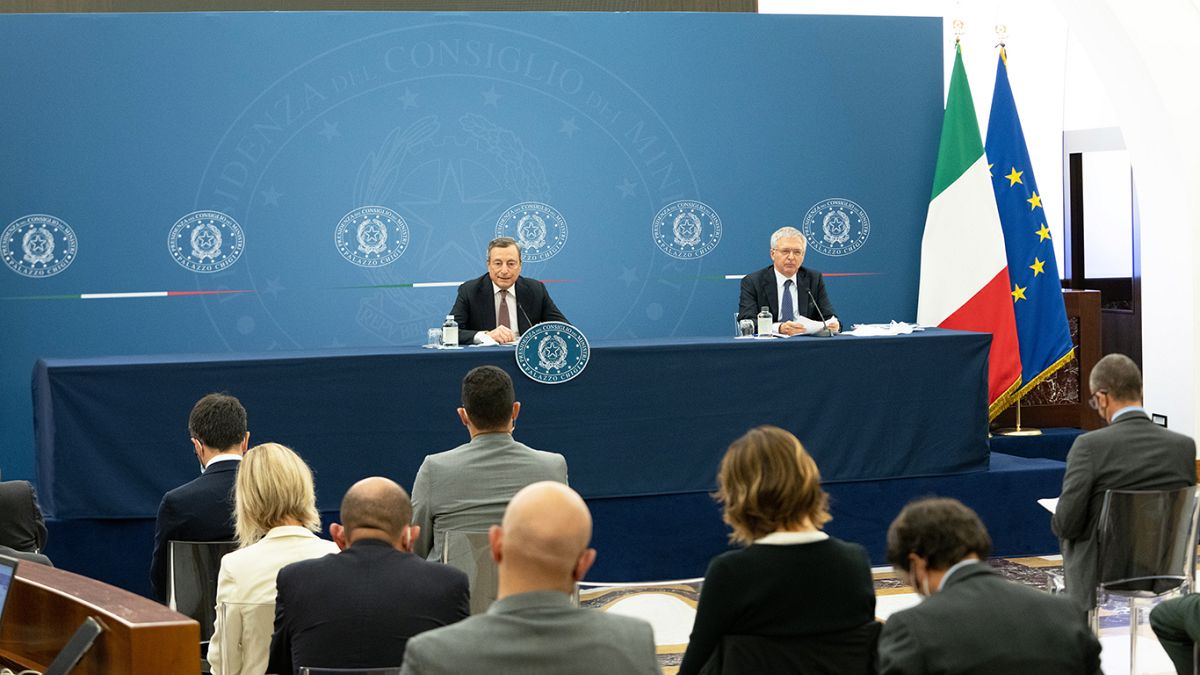 La conferenza stampa del Presidente del Consiglio Draghi con il Ministro Franco 