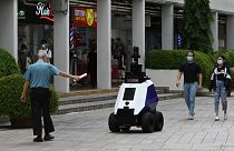 روبوت يُدعى "كزافييه" أثناء قيامه بدوريات مراقبة، سنغافورة، 6 سبتمبر 2021