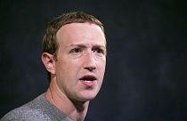 "Ce n'est pas vrai" : Mark Zuckerberg se défend des accusations de Frances Haugen