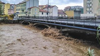 صورة لفيضان نهر بالقرب من مدينة سافونا في شمال إيطاليا، جراء أمطار غزيرة هطلت في تلك المنطقة وسجّلت كميات المطر رقماً أوروبياً جديداً، الاثنين 4 أيلول/سبتمبر 2021