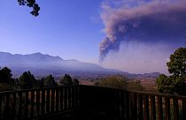 A vulkán füstje La Palma szigetén