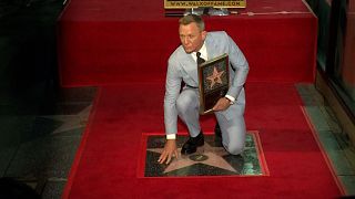 Daniel Craig, Hollywood'daki Şöhretler Kaldırımı'nda yıldızı olan ünlüler arasına katıldı