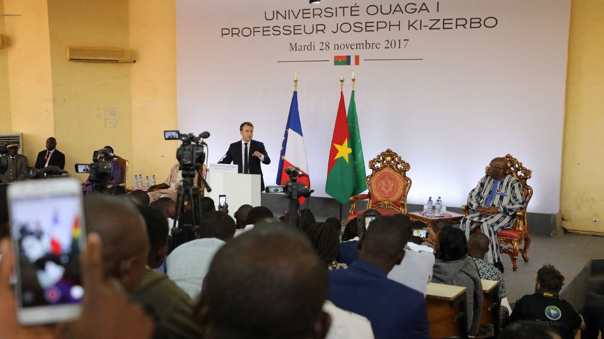 Archives : le président français, Emmanuel Macron, lors d'une visite à l'université de Ouagadougou, au Burkina Faso, le 28 novembre 2017 