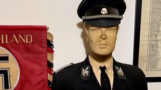 چندین دست لباس نظامی نازی در منزل مظنون کشف شده است