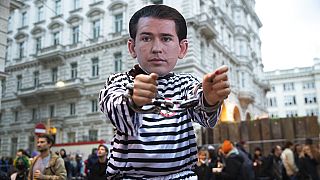 Manifestante em protesto contra Kurz em Viena