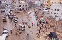 Jemeni áradás. utak, autók rongálódtak meg