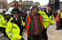 Mitten in der Rushhour: Klima-Aktivisten blockieren London