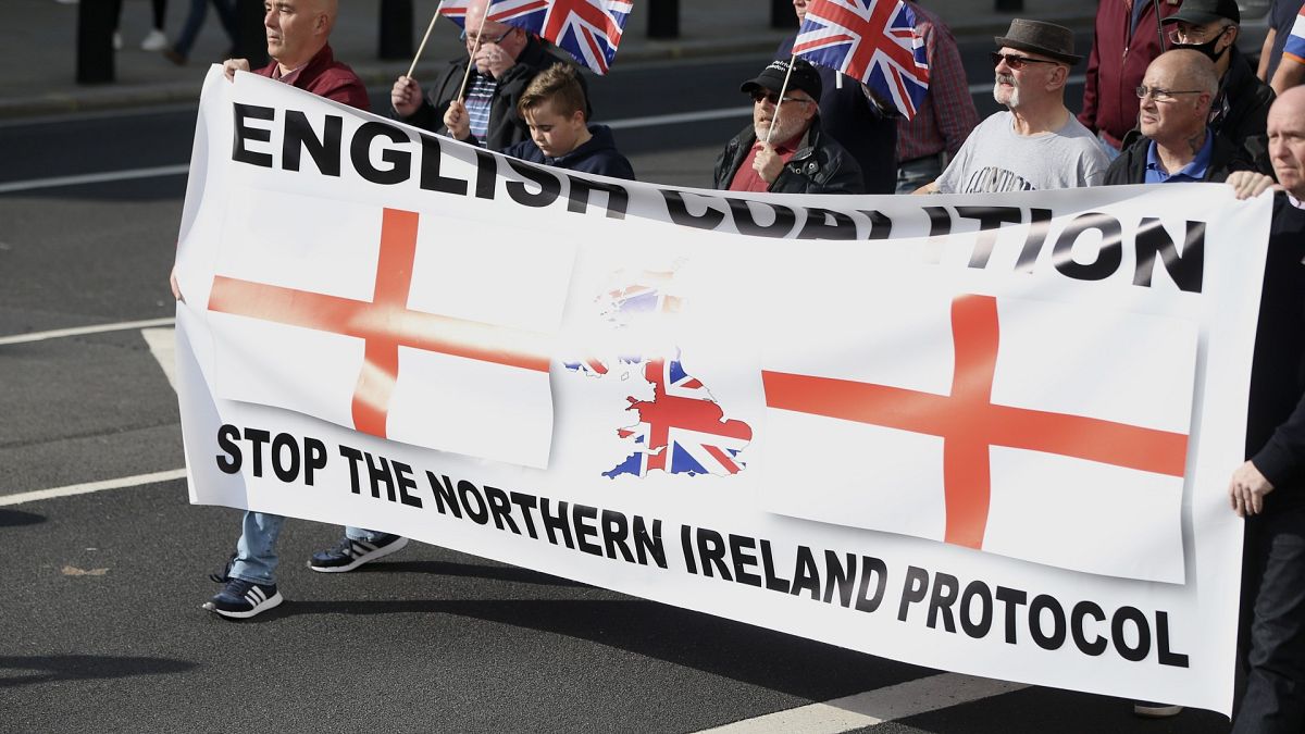 Londra'da Kuzey İrlanda Protokolü protesto edildi