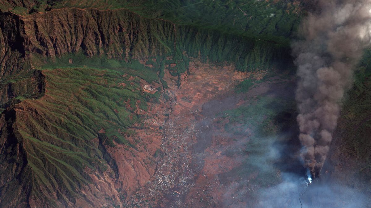 Volcán de Cumbre Vieja: un intenso olor azufre invade La Palma 