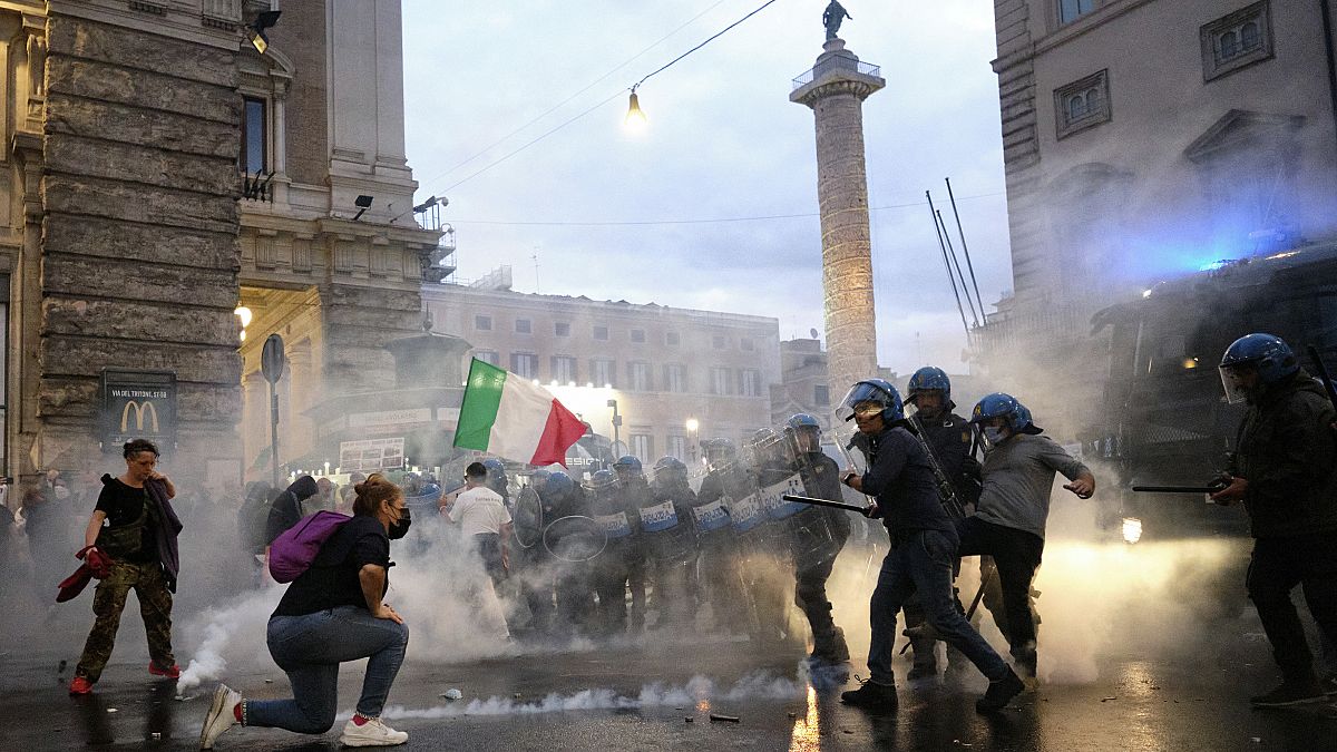 Italie : des néofascistes anti-pass sanitaire sèment le chaos à Rome 