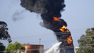 Incêndio em complexo petrolífero no Líbano