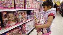 İspanya oyuncak pazarlamada cinsiyetçi önyargıları kırmak için yeni bir etik yönetmeliği uygulamaya başladı