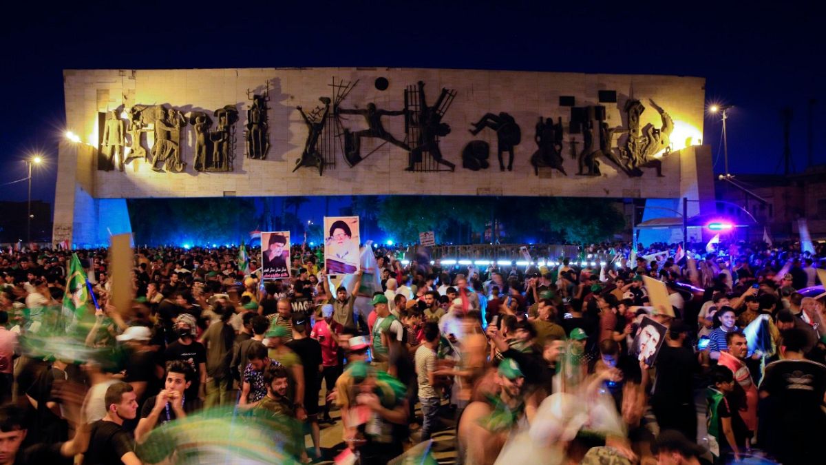 جانب من احتفالات أنصار التيار الصدري في ساحة التحرير في بغداد، 11 أكتوبر 2021