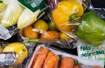 Fruit and vegetables in plastic packaging
