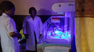 Cameroun : des couveuses contre la mortalité néonatale