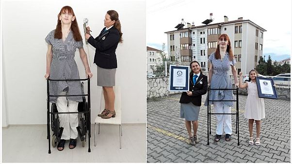 Die Gr te Frau Der Welt T rkin Misst 2 15 Meter Euronews die-gr-te-frau-der-welt-t-rkin-misst-2-15-meter-euronews