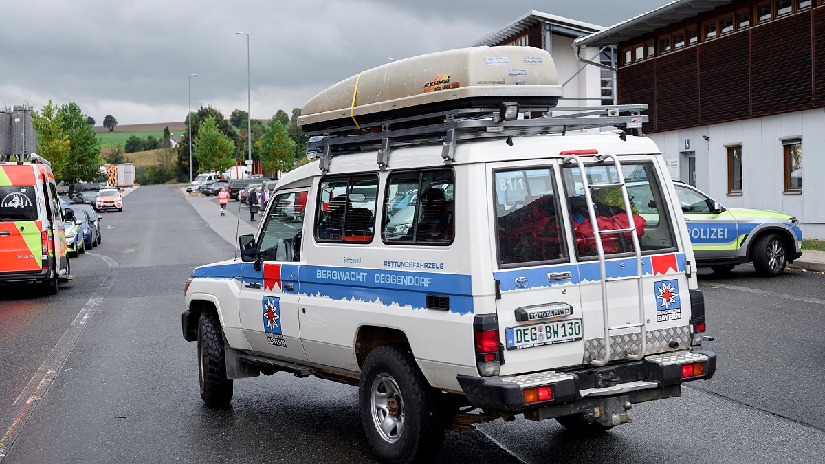 A car from the Deggendorf mountain rescue service during the search for the missing girl