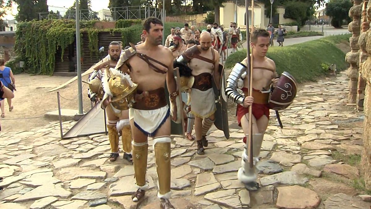 ویدیو؛ برگزاری جشنواره سنتی روم باستان در شهر مریدای اسپانیا