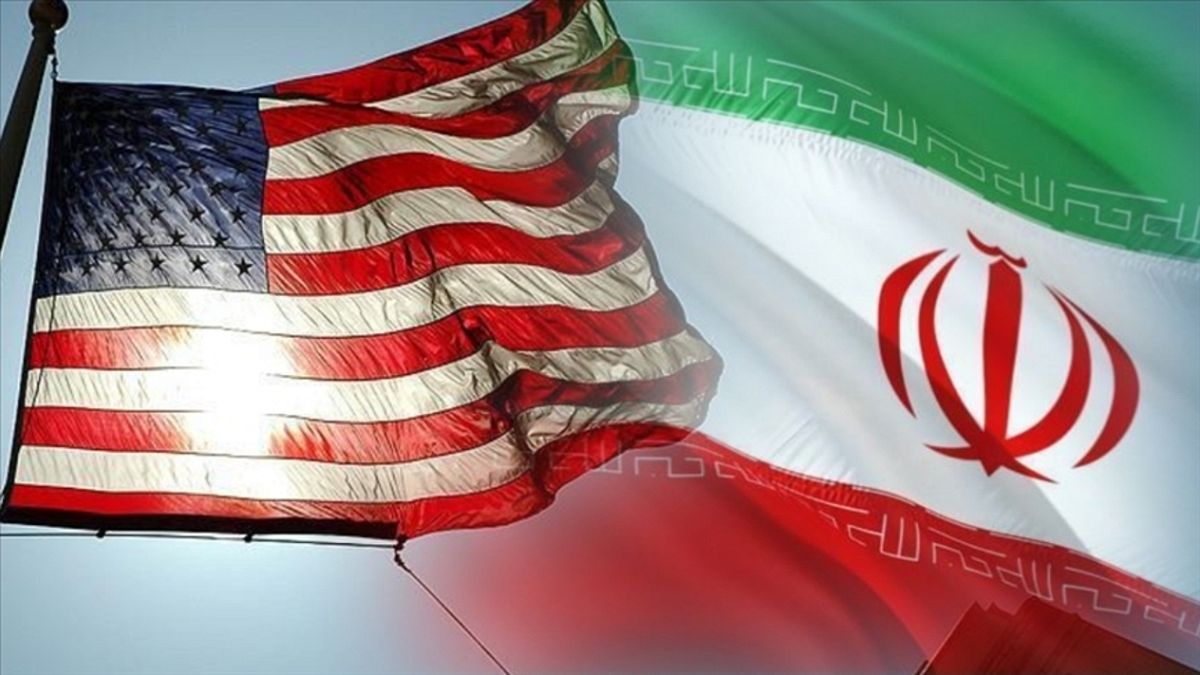ABD-İran bayrakları 