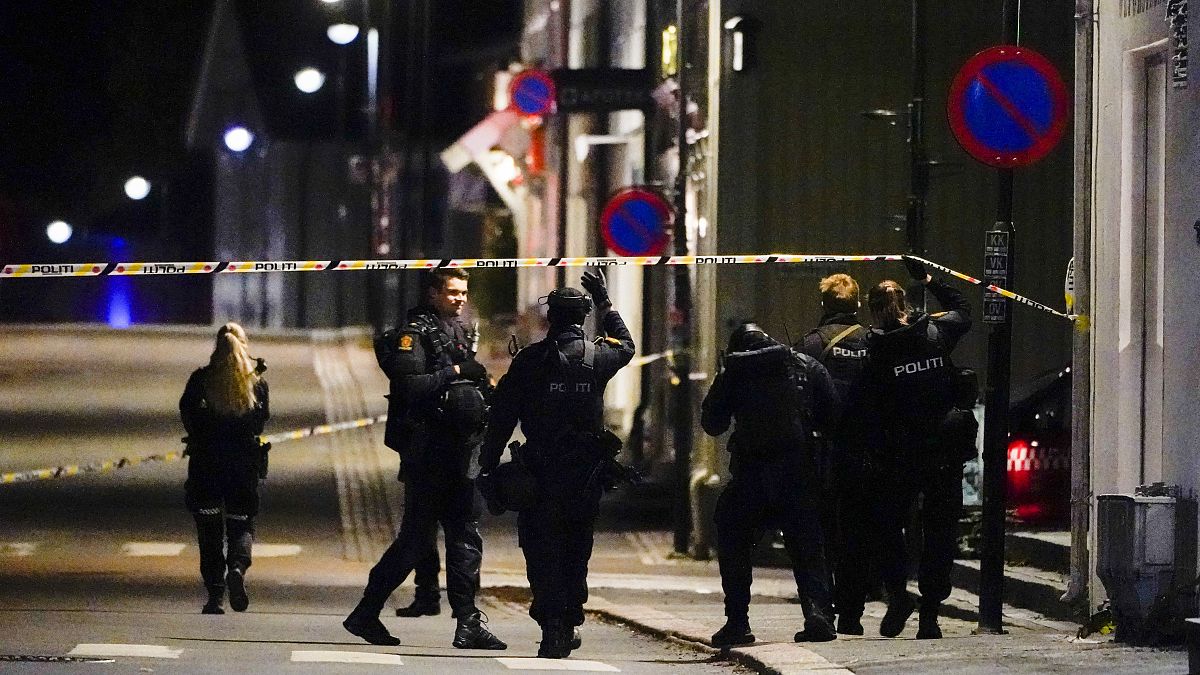 پلیس صحنه وقوع جرم در شهر کونگسبر نروژ را محاصره کرده است.