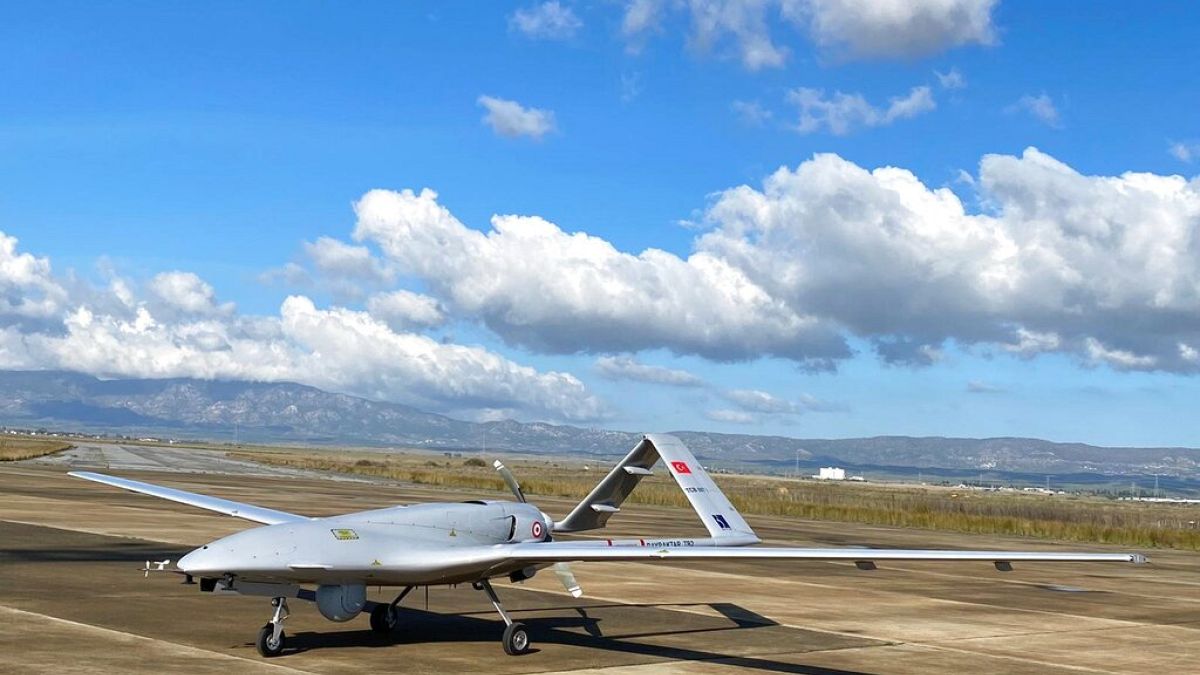 Το τουρκικής κατασκευής drone ΤΒ2 προσγειώνεται στο Λευκόνοικο στα παρανόμως κατεχόμενα από την Τουρκία εδάφη της Κύπρου (φωτογραφία αρχείου)