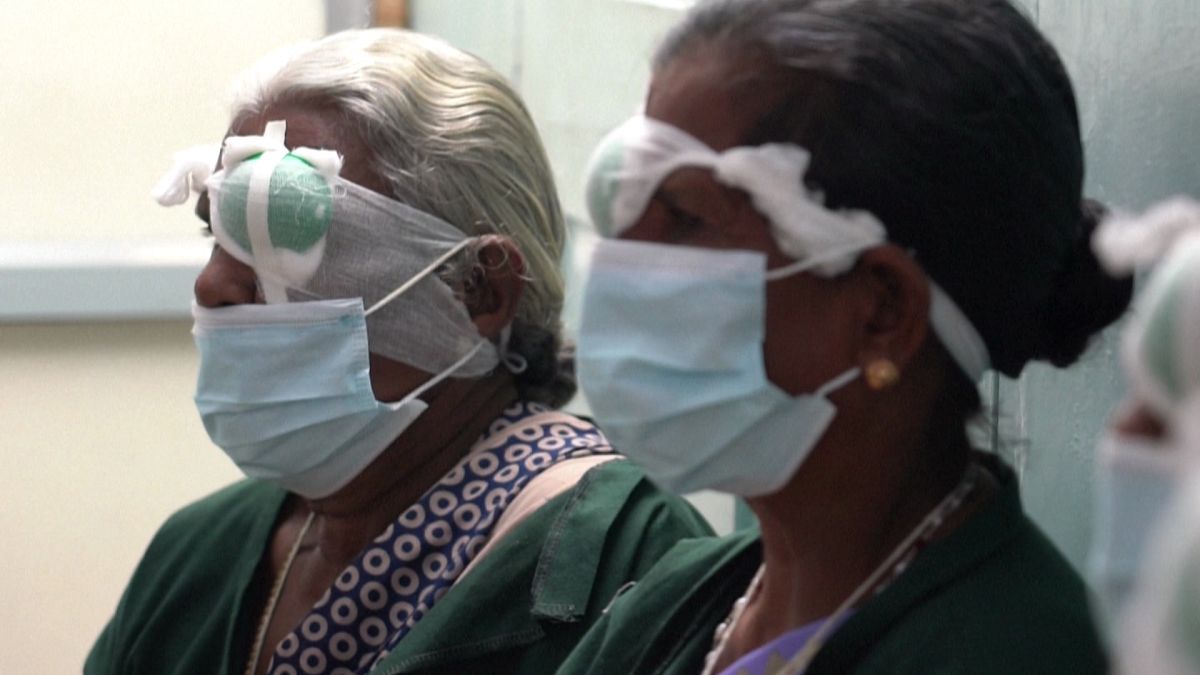 في الهند عمليات جراحية للعيون...كهامبرغر "ماكدونالدز" 